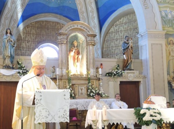 Biskup Huzjak u vrsarskoj župnoj crkvi sv. Martina biskupa