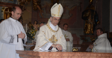 Biskup Ćurić posvetio novi oltar i ugradio relikvije Miroslava Bulešića u Slavonskom Brodu