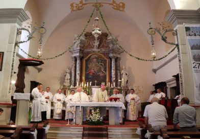 Koparski biskup Bizjak predvodio slavlje 270. obljetnice proširenja negdašnje pićanske katedrale
