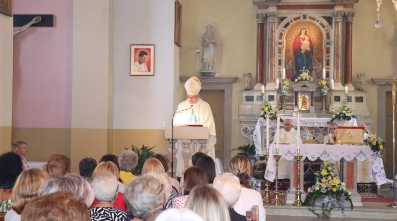 Za proslavu Gospe od Ružara biskup Štironja pohodio Trviž