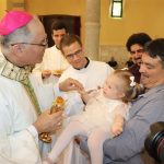 Biskup Štironja na Misijsku nedjelju krstio peto dijete obitelji Pašalić
