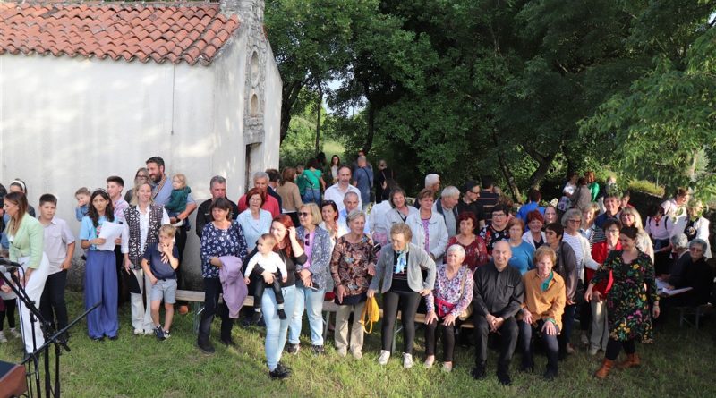 Korenići: O svetkovini Duhova misa u crkvi Svetoga Duha