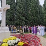 Biskup Štironja predvodio misno slavlje o svetkovini Svih svetih na groblju u Poreču