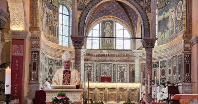 Biskup Štironja predvodio božićno euharistijsko slavlje u Porečkoj katedrali