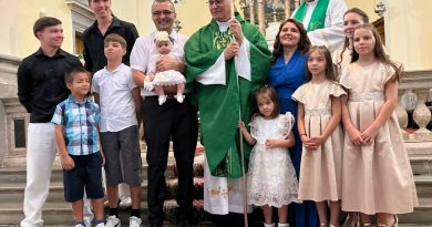 Biskup Štironja u Buzetu krstio 9. dijete obitelji Knežević